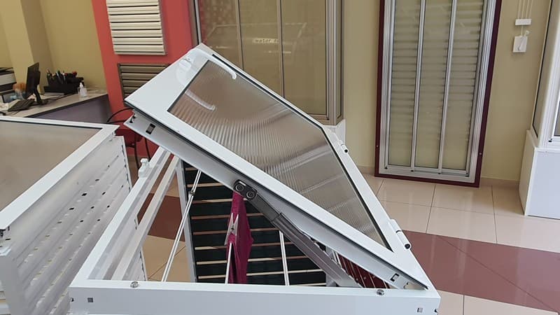 Cubretendales abisagrados fabricados por Tendalbox